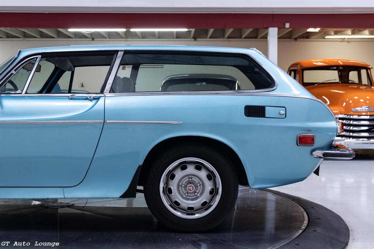 Volvo-1800es-1973-blue-14