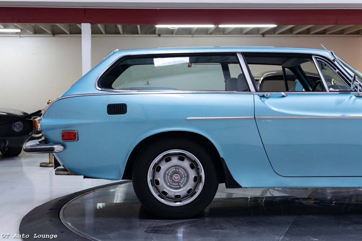 Volvo-1800es-1973-blue-15