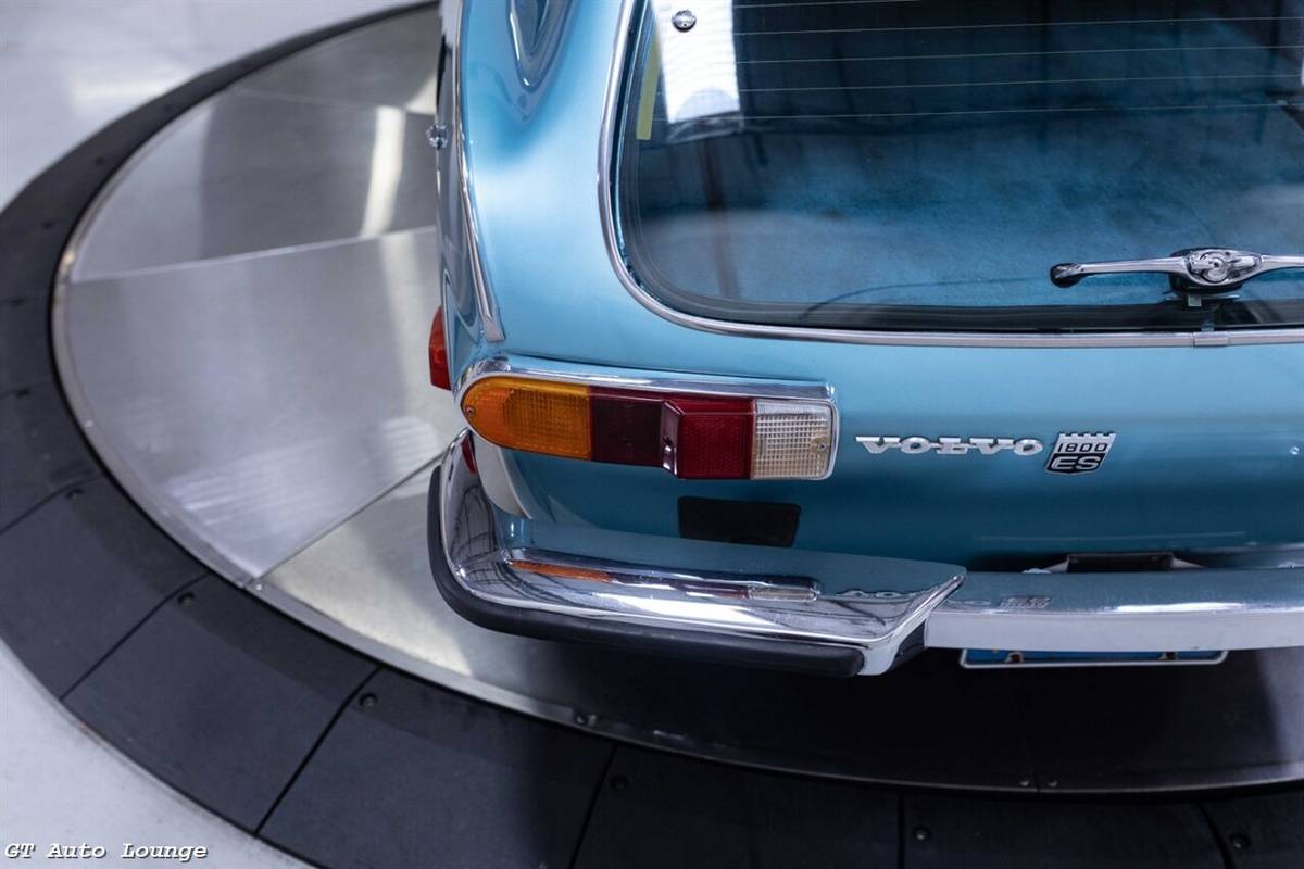 Volvo-1800es-1973-blue-18
