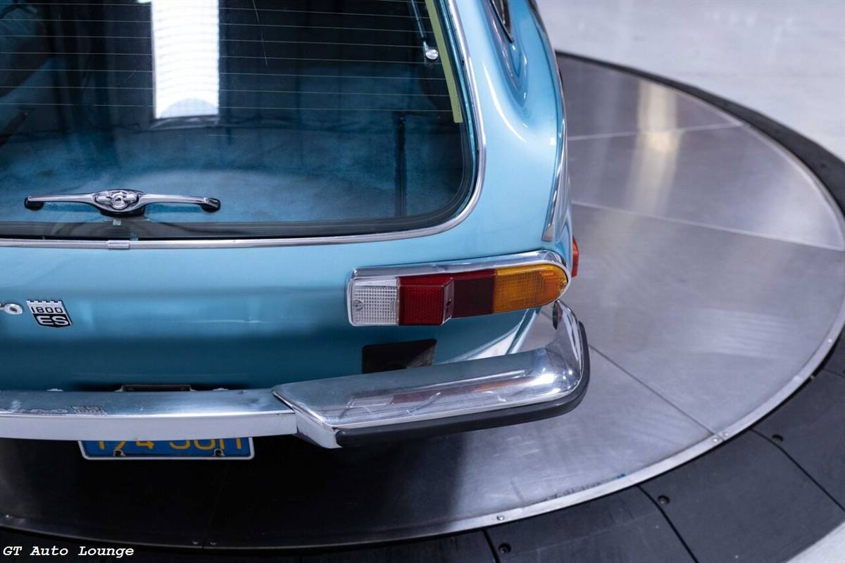 Volvo-1800es-1973-blue-19