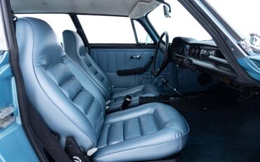 Volvo-1800es-1973-blue-23
