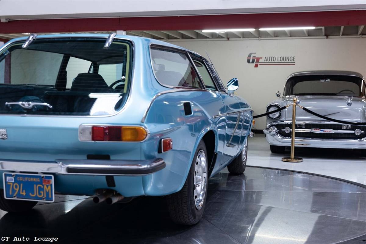 Volvo-1800es-1973-blue-9