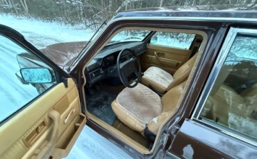 Volvo-240-1980-12