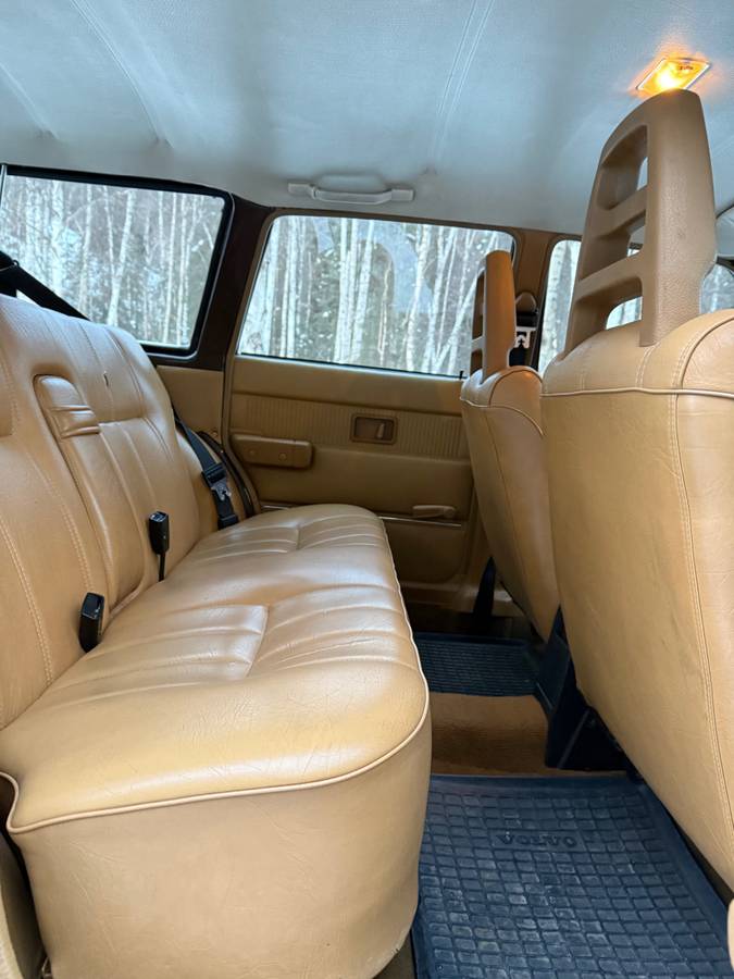Volvo-240-1980-2
