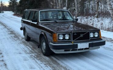 Volvo-240-1980-4