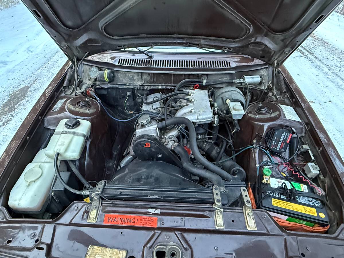 Volvo-240-1980-8