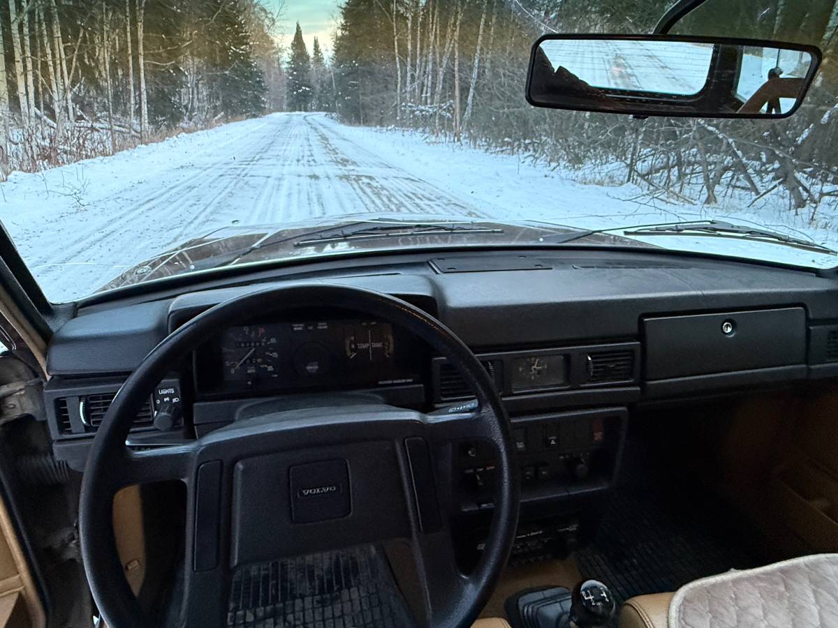 Volvo-240-1980-9