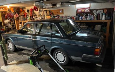 Volvo-240-1990-blue-1