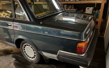 Volvo-240-1990-blue-2
