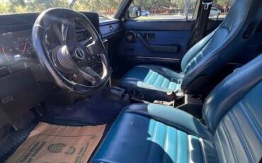 Volvo-240-1990-white-6