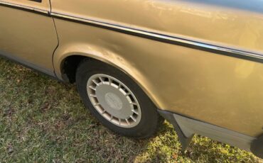 Volvo-240-1990-yellow-12