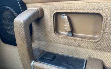 Volvo-240-1990-yellow-13