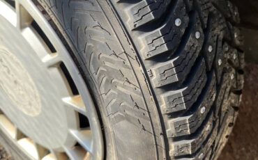 Volvo-240-1990-yellow-16