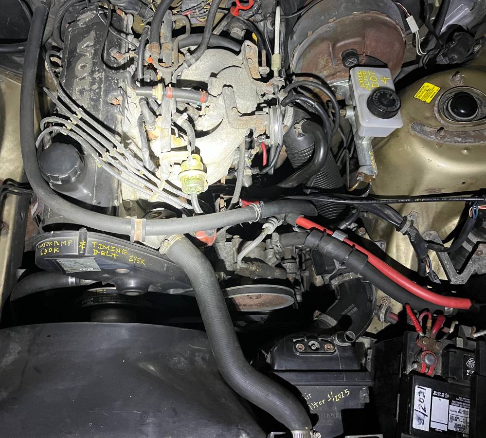 Volvo-240-1990-yellow-2