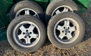 Volvo-240-1990-yellow-20