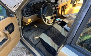 Volvo-240-1990-yellow-5