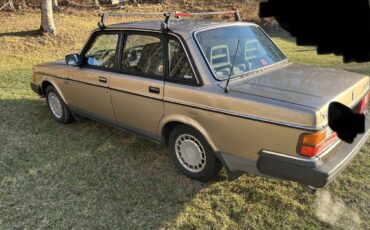 Volvo-240-1990-yellow-8