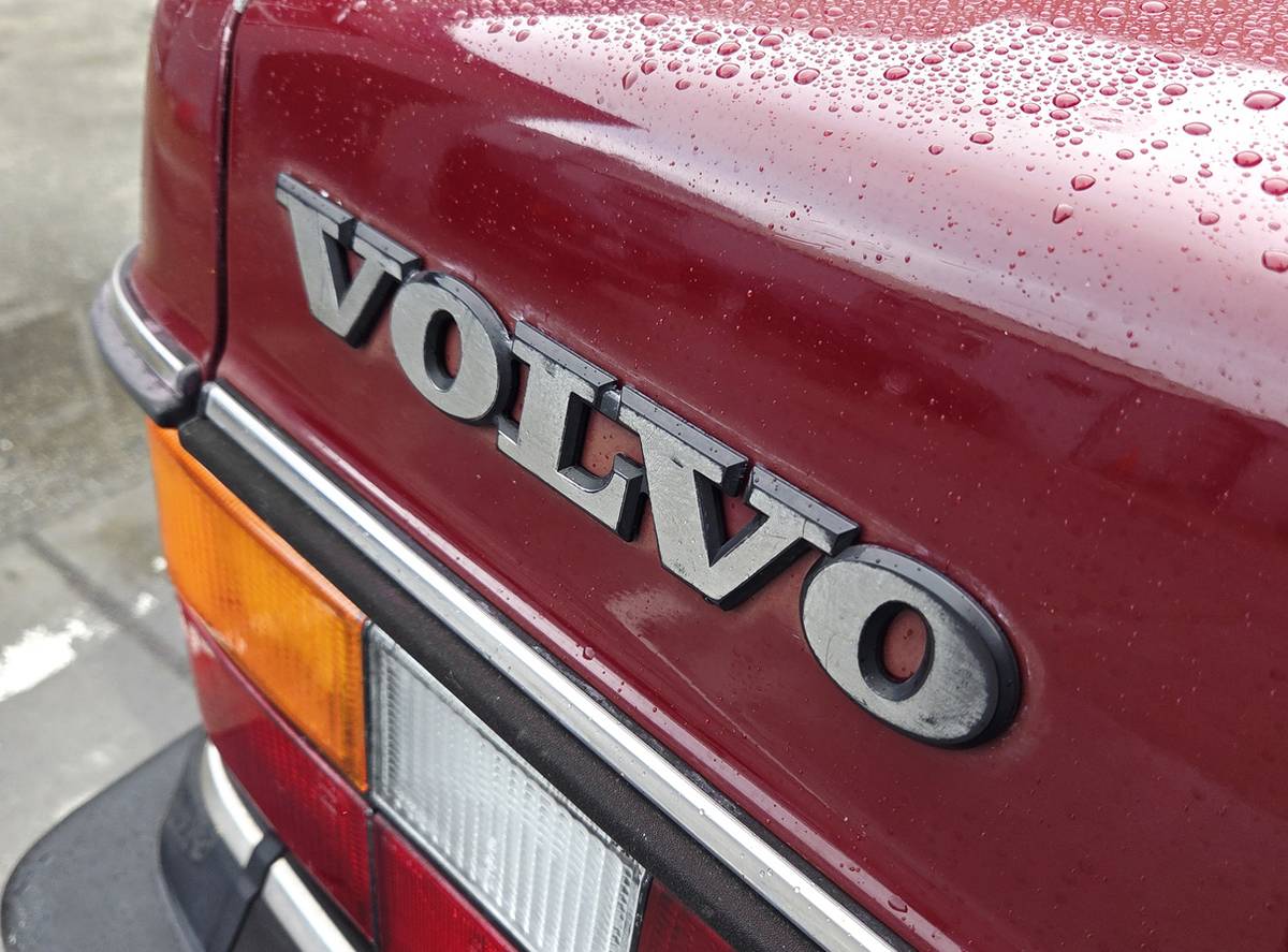 Volvo-240-1991-10