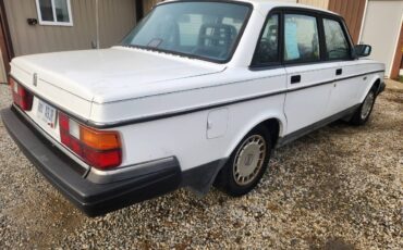 Volvo-240-1993-white-1