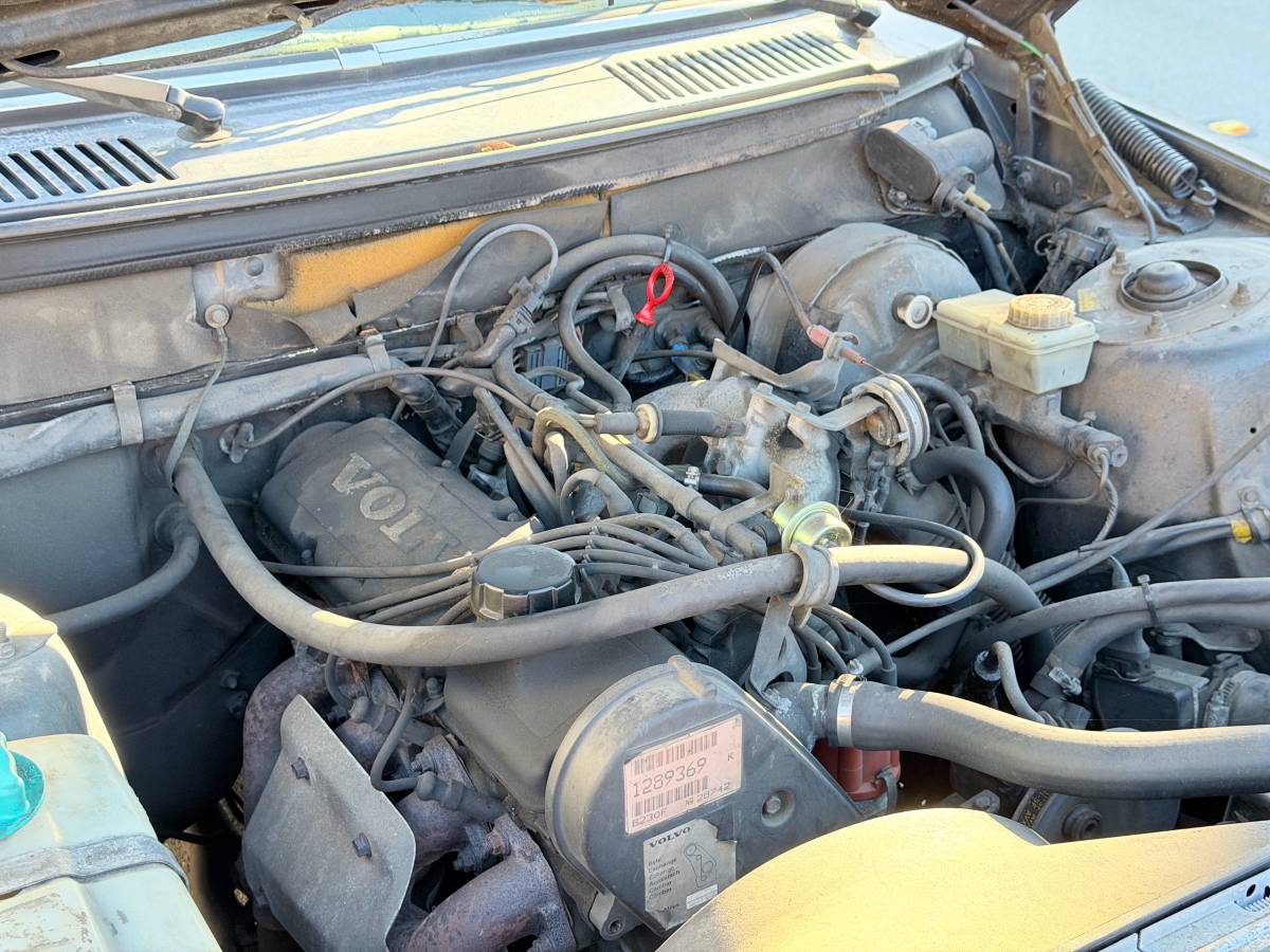 Volvo-240-dl-1990-grey-5