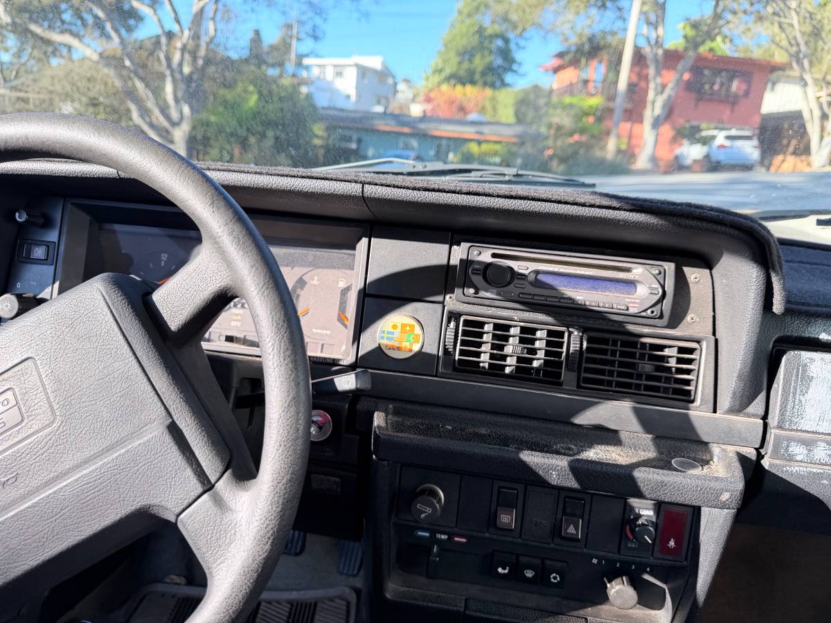 Volvo-240-dl-1990-grey-8