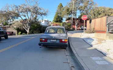 Volvo-240-dl-1990-grey-9