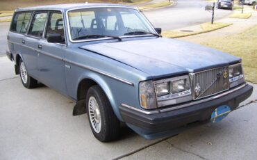 Volvo-240-series-1985-blue-1