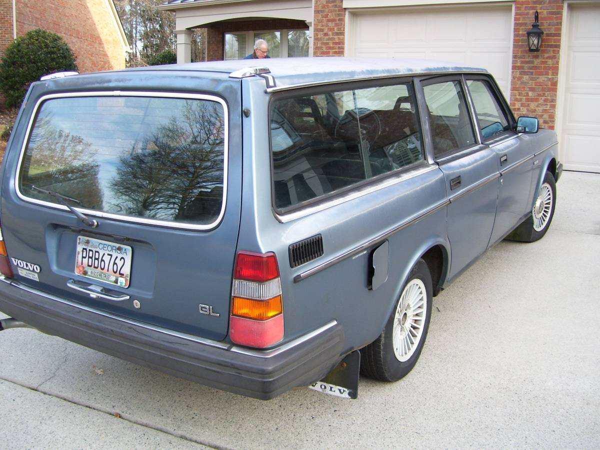 Volvo-240-series-1985-blue-2