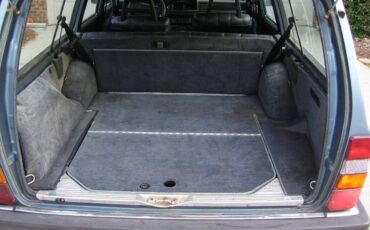 Volvo-240-series-1985-blue-3