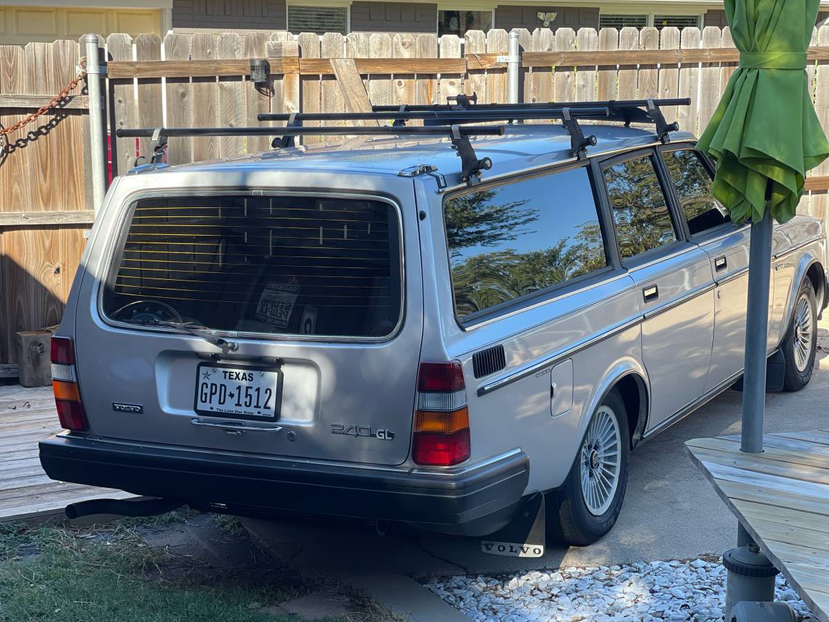 Volvo-245-1985-silver-1