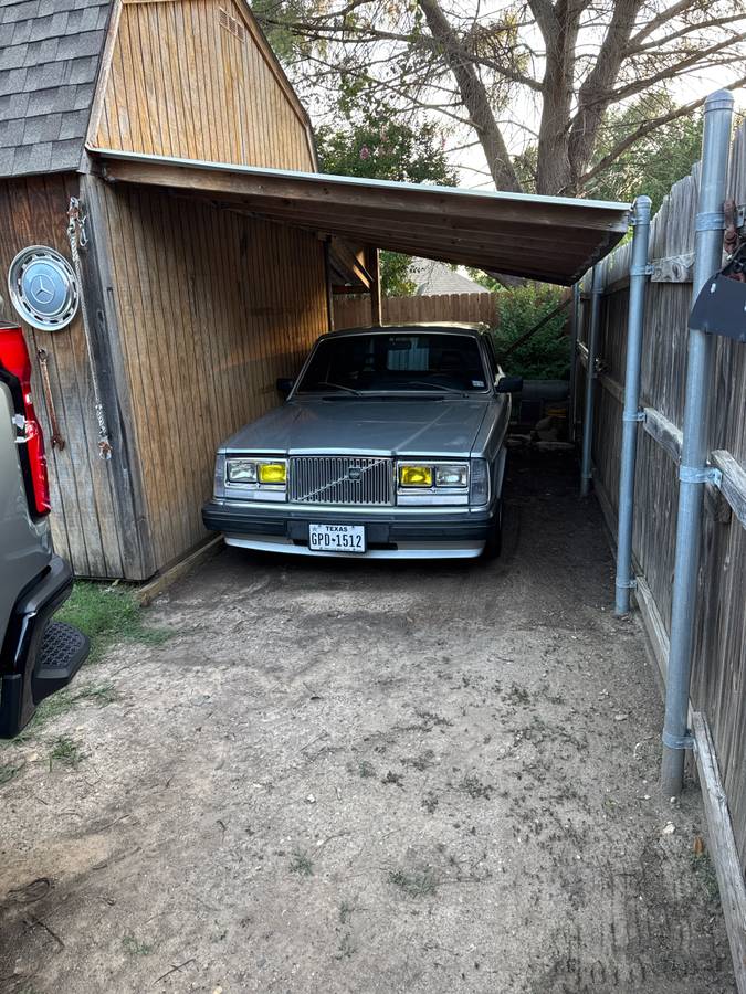 Volvo-245-1985-silver-10