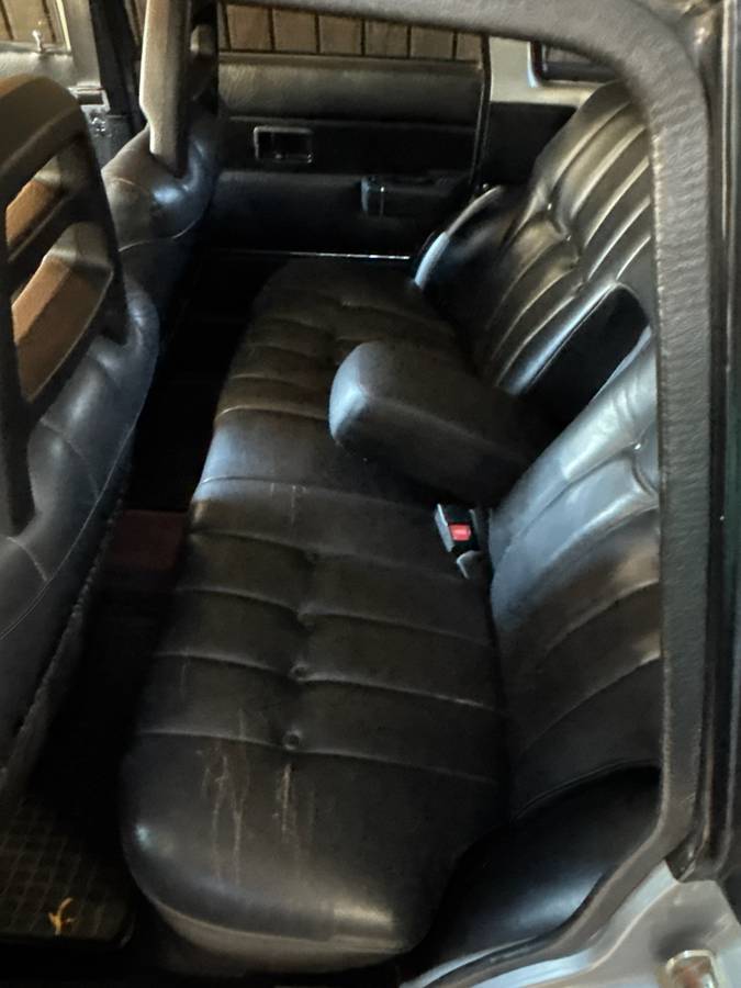 Volvo-245-1985-silver-5