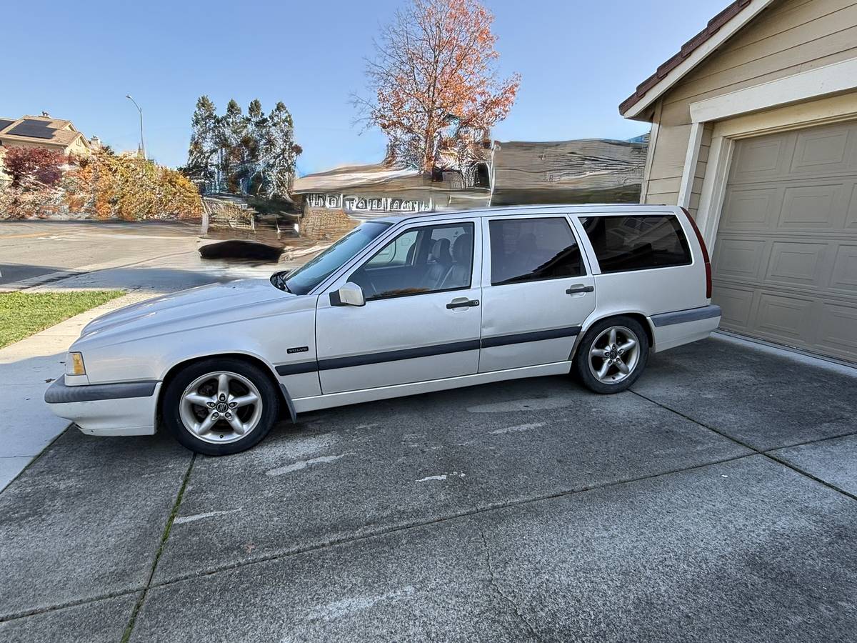 Volvo-850-1996-white