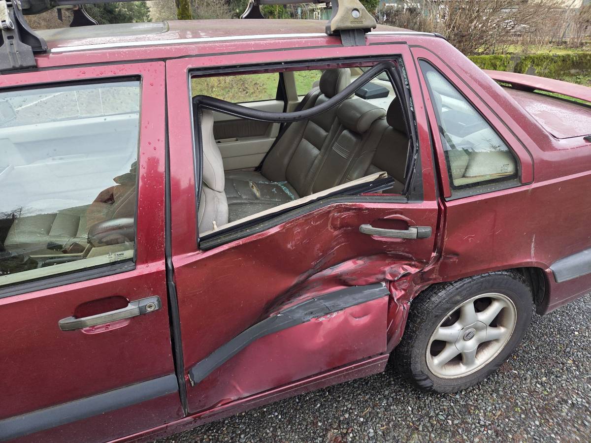 Volvo-850-series-1995-red-1