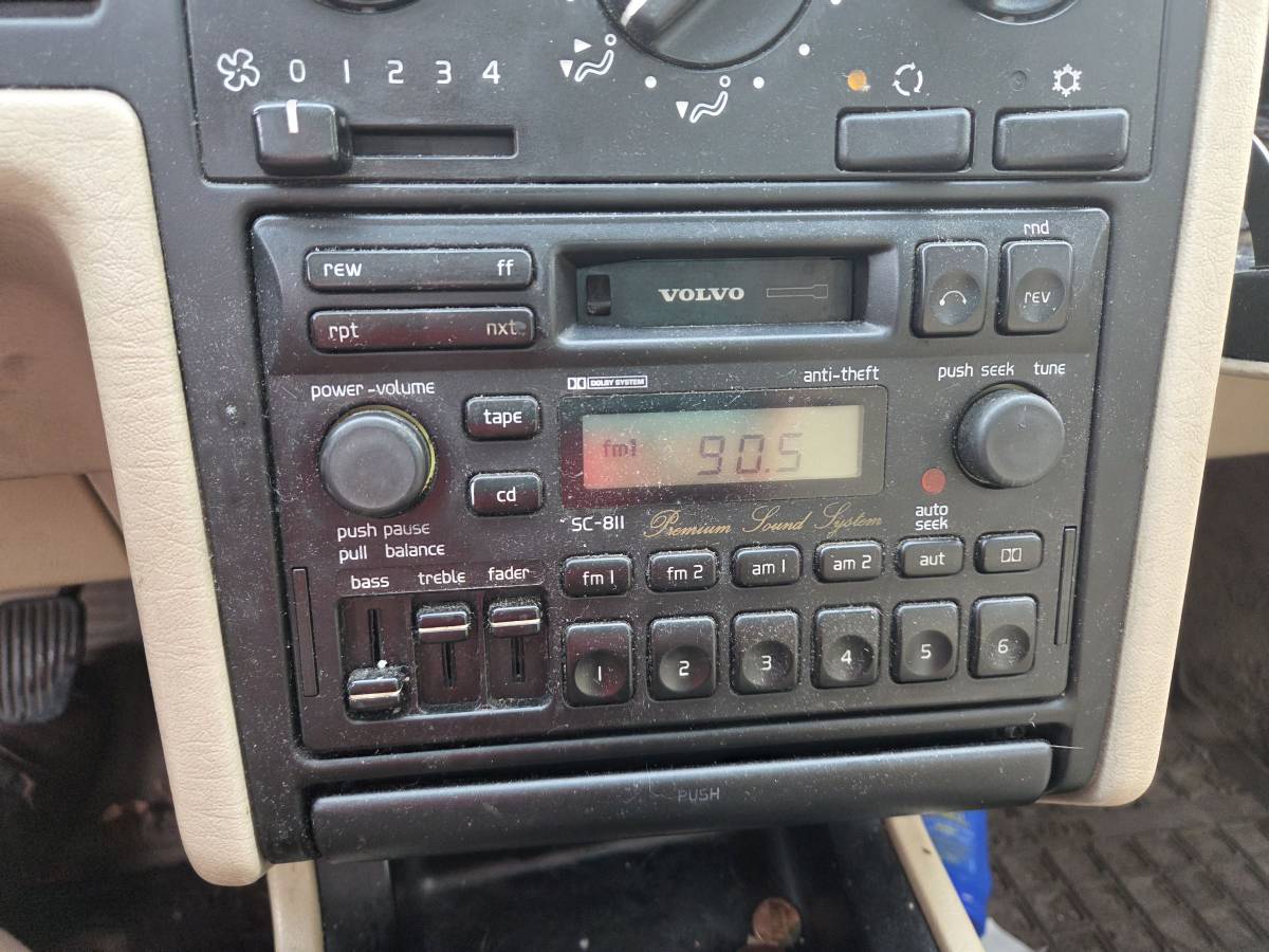 Volvo-850-series-1995-red-11