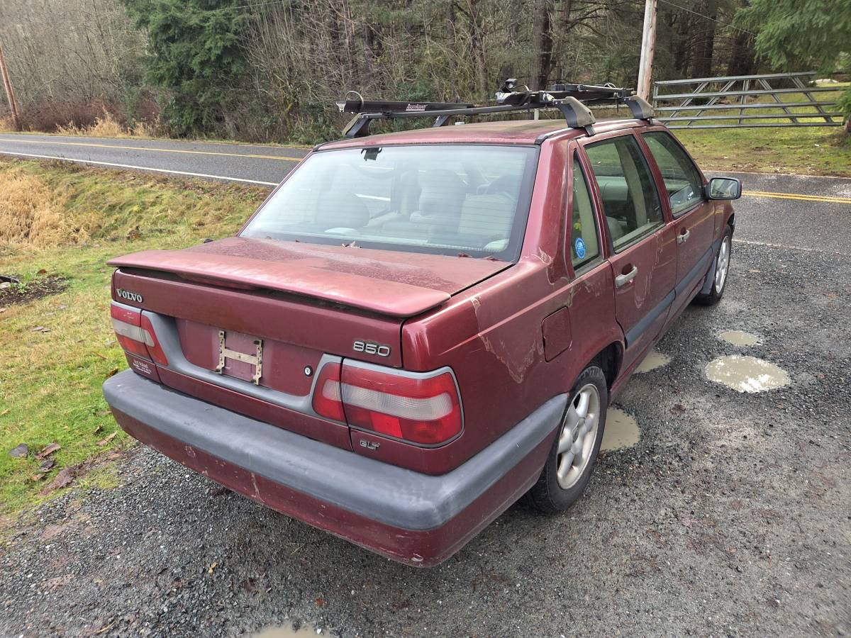 Volvo-850-series-1995-red-2