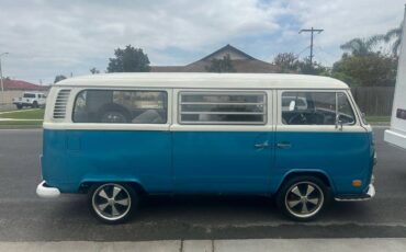 Vw-bus-1972-blue-1