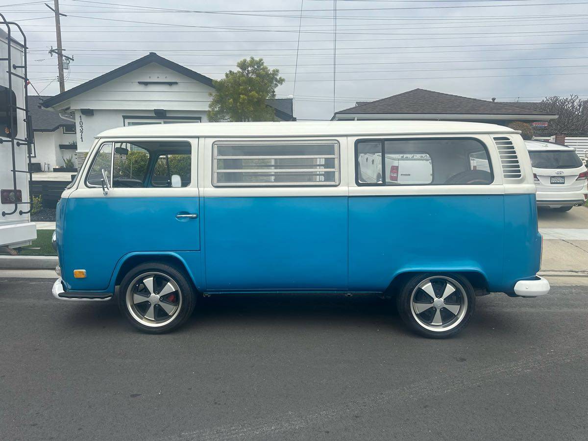 Vw-bus-1972-blue-2