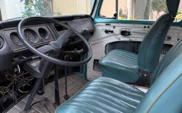 Vw-bus-1977-blue-1