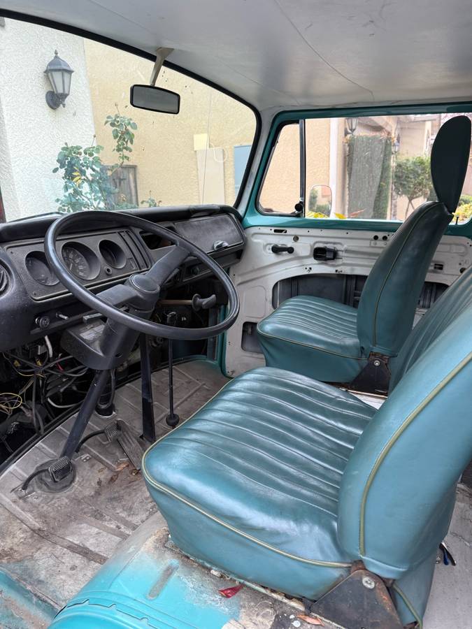 Vw-bus-1977-blue-1