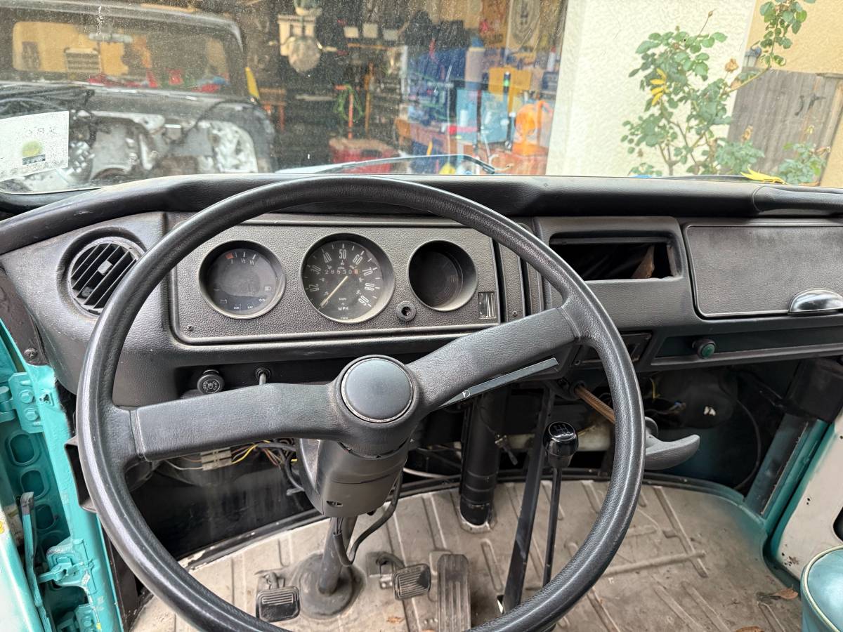 Vw-bus-1977-blue-10