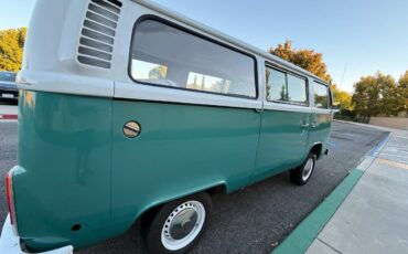 Vw-bus-1977-blue-9