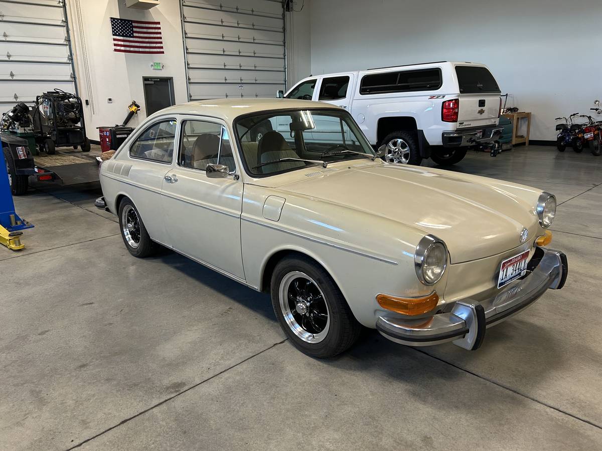 Vw-fastback-1972-white-1