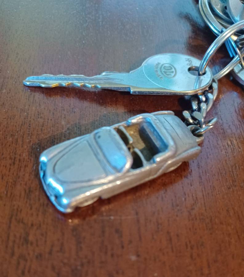 Vw-karmann-ghia-1970-red-4