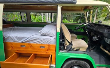 Vw-kombi-bus-1974-green-1