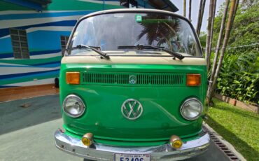 Vw-kombi-bus-1974-green-11