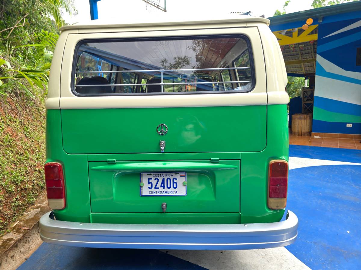 Vw-kombi-bus-1974-green-13