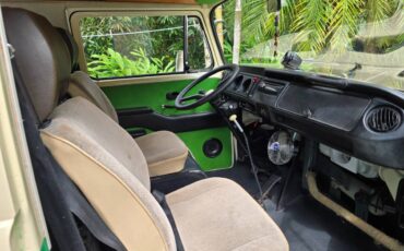 Vw-kombi-bus-1974-green-5