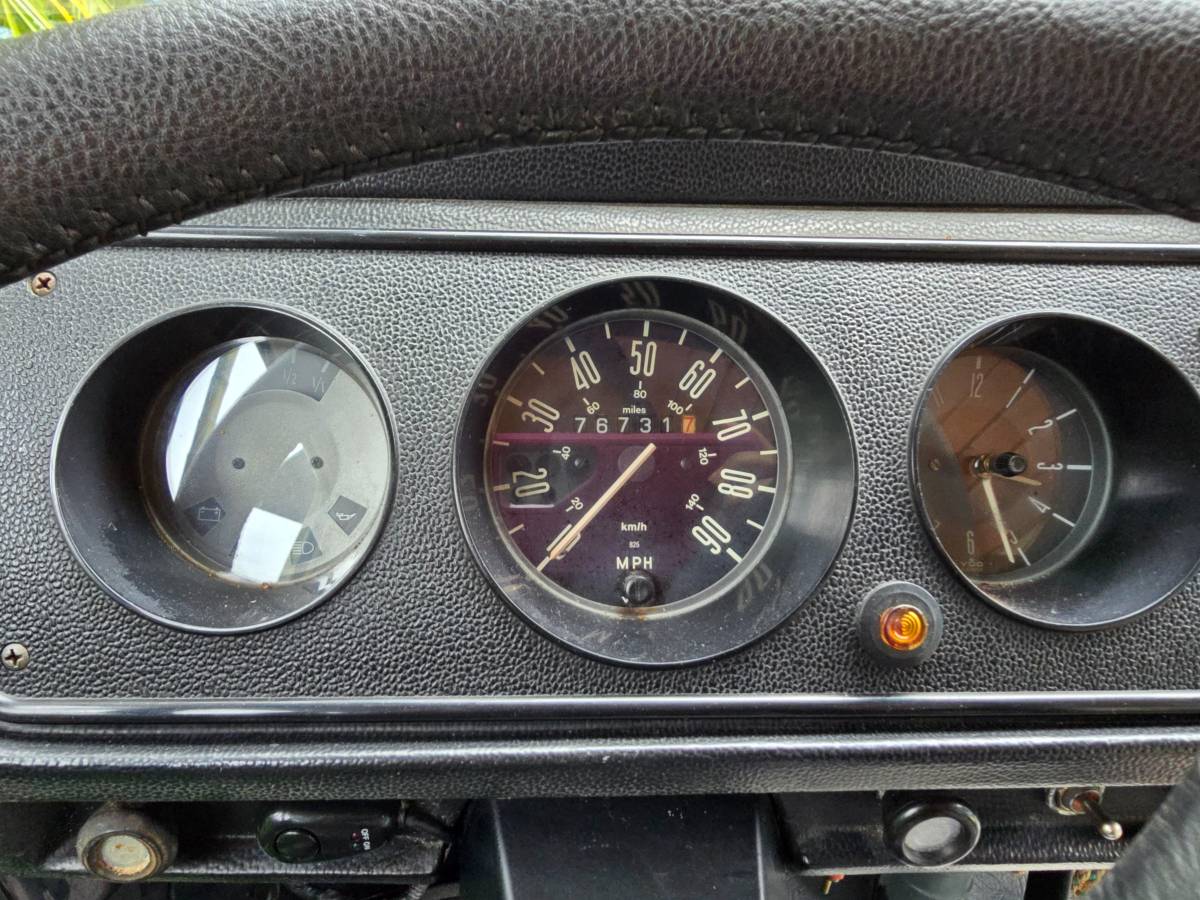 Vw-kombi-bus-1974-green-7