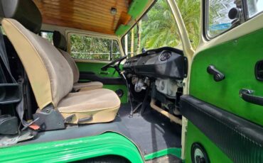 Vw-kombi-bus-1974-green-9